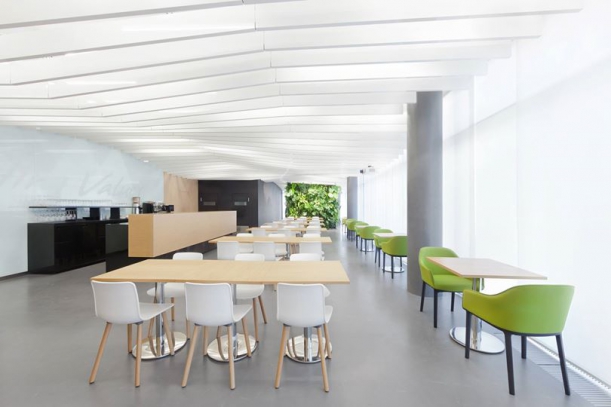 Kancelář - Přísné i rozverné kanceláře firmy KKCG