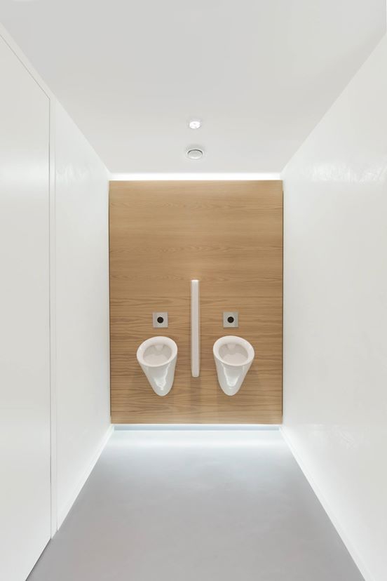 Kancelář - Přísné i rozverné kanceláře firmy KKCG