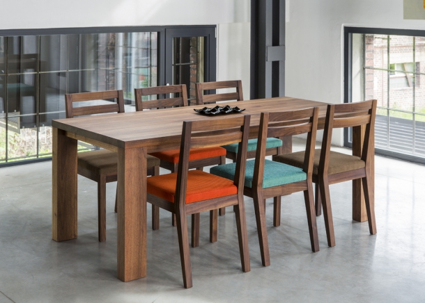Nábytek - Sedací nábytek v jídelně, aneb jak se nenechat nadzvednout ze židle