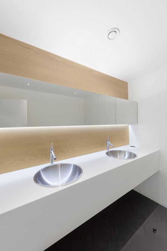 Kancelář - Přísné i rozverné kanceláře firmy KKCG