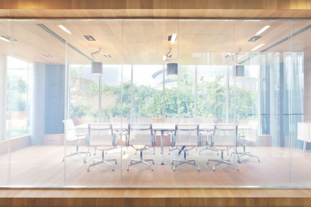 Kancelář - Přísné i rozverné kanceláře firmy KKCG