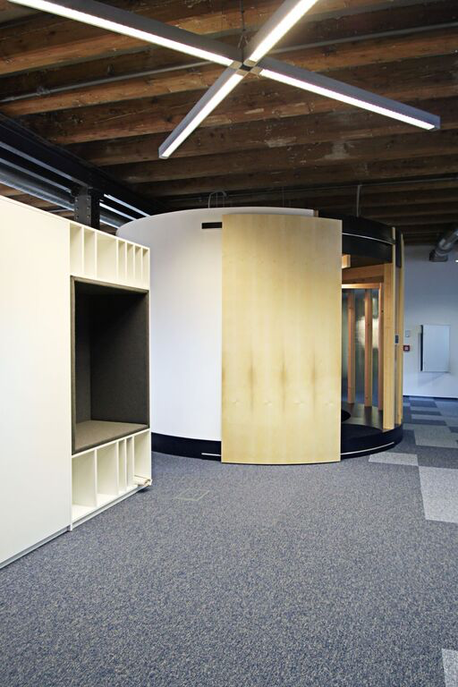 Kancelář - Etneteria: Pracovní prostory, které ctí své zaměstnance