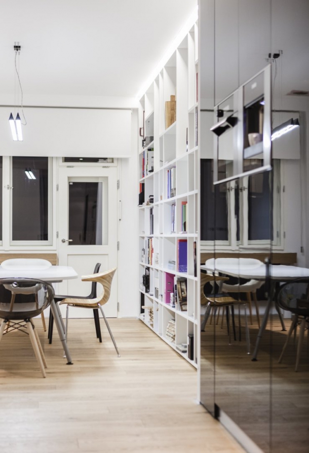 Interiér - Delikátní kuchyně ateliéru DELICODE