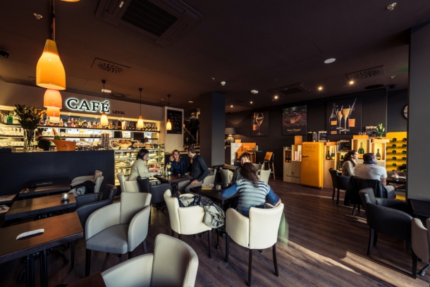 Bar / restaurace / café - Café Level – o stupeň lepší kavárna