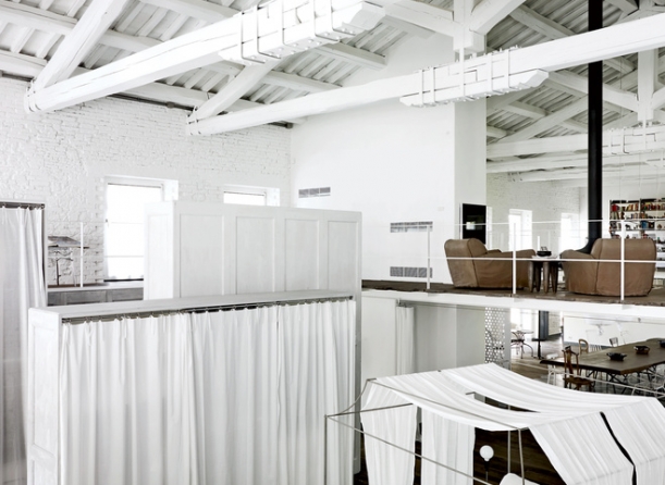 Interiér - Z opuštěné továrny moderním domovem