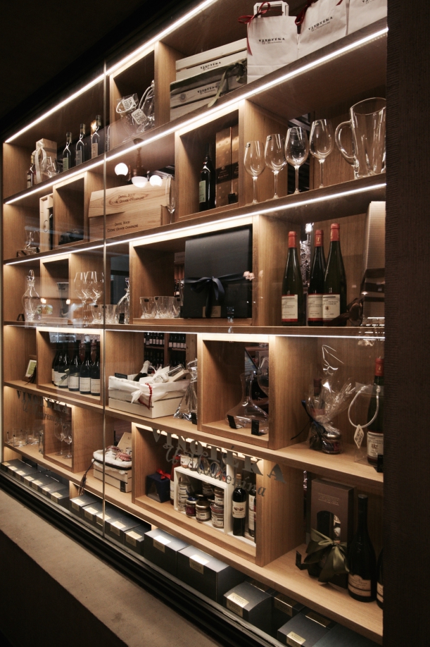 Bar / restaurace / café - Vinotéka U Mouřenína: Když víno udává atmosféru