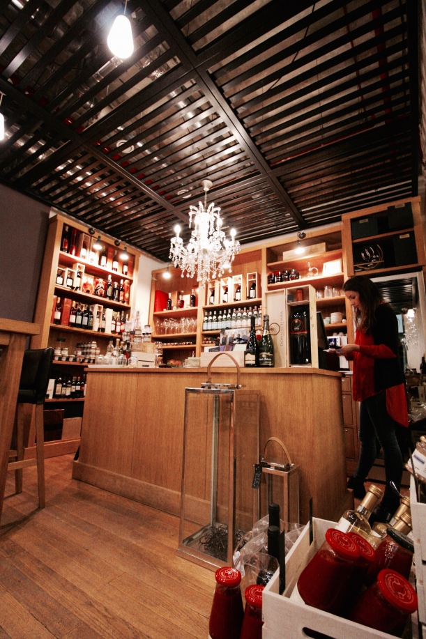Bar / restaurace / café - Vinotéka U Mouřenína: Když víno udává atmosféru