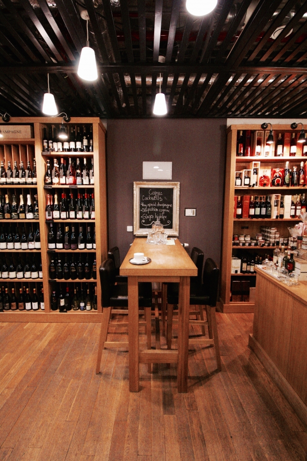 Bar / restaurace / café - Vinotéka U Mouřenína: Když víno udává atmosféru