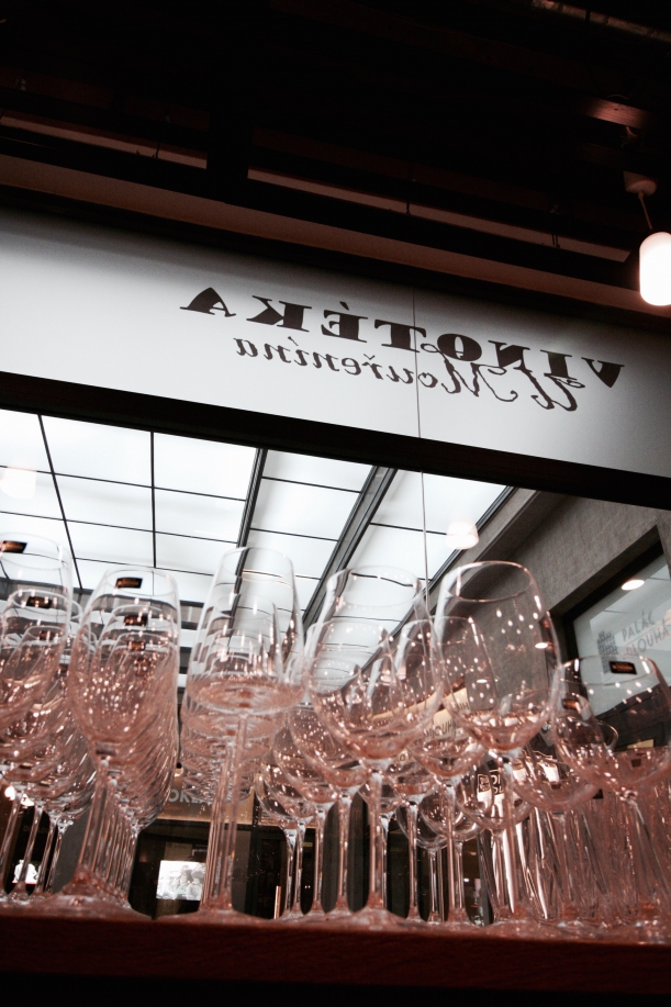 Bar / restaurace / café - Vinotéka U Mouřenína: Když víno udává atmosféru