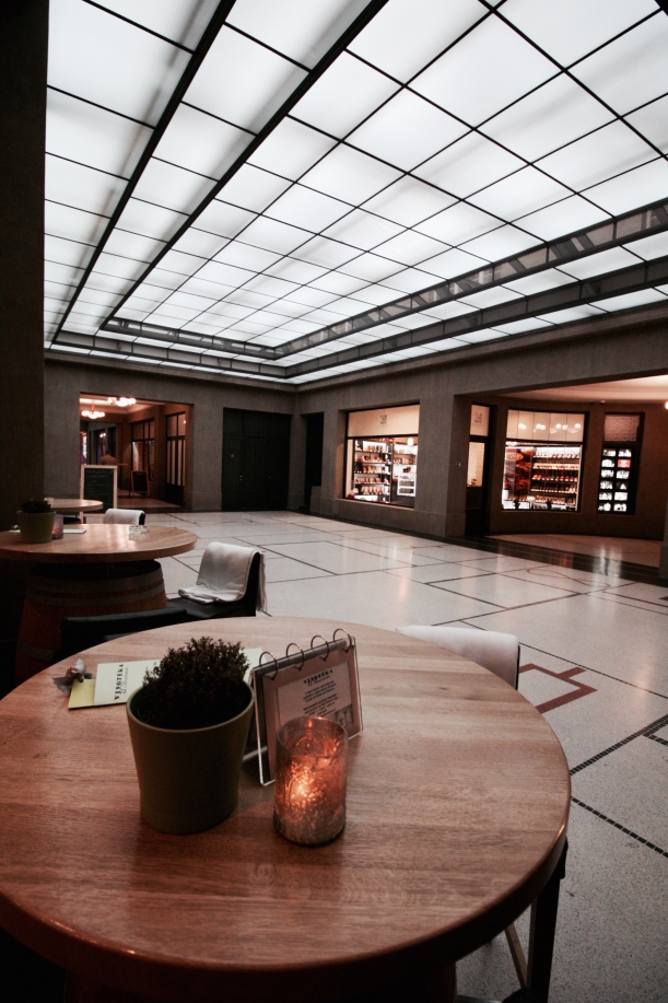 Bar / restaurace / café - Vinotéka U Mouřenína: Když víno udává atmosféru