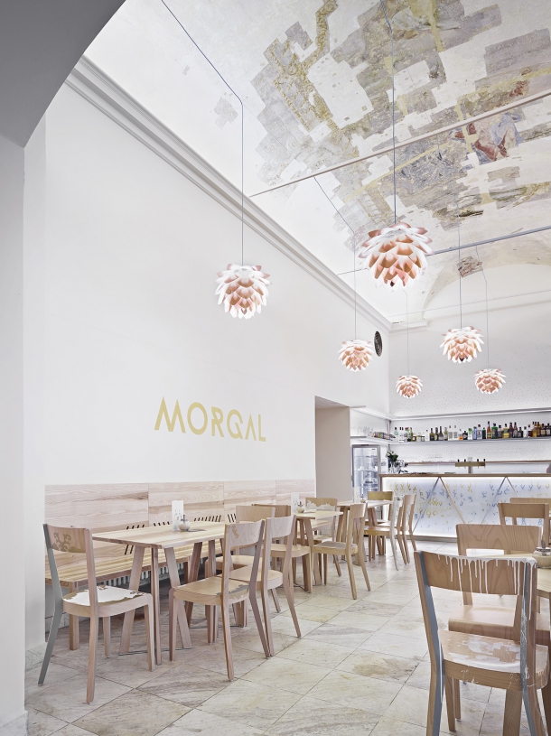 Bar / restaurace / café - Café Morgal: Když kaple změní háv