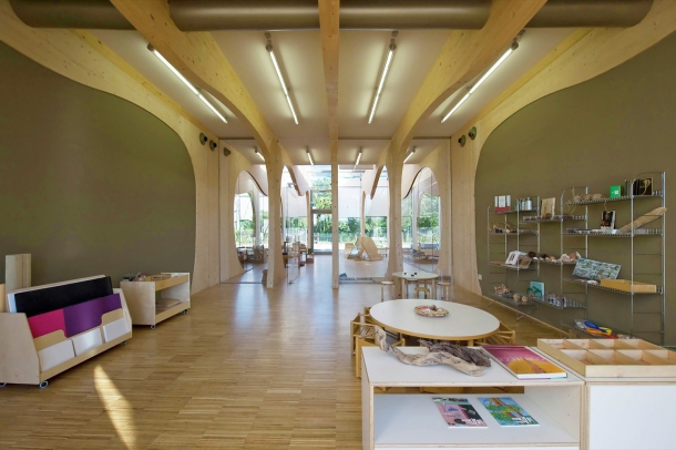 Další - Vztah dětí k přírodě je přínosný, ukazuje školka od italských architektů