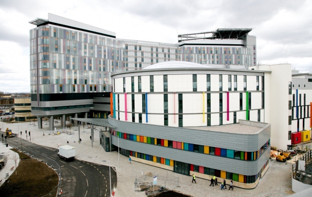 Komerční projekty - Glasgow boří bílou nemocniční nudu