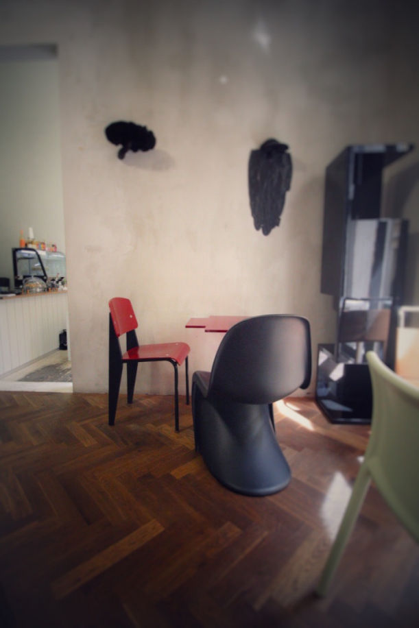 Bar / restaurace / café - Bistro No. 19: Designové produkty jako předkrm, výstava  jako zákusek