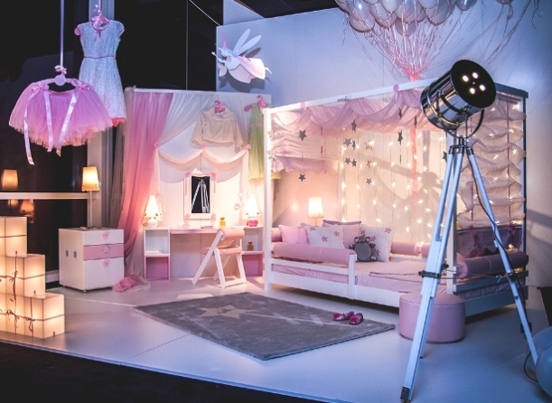 Nábytek - První velká postel