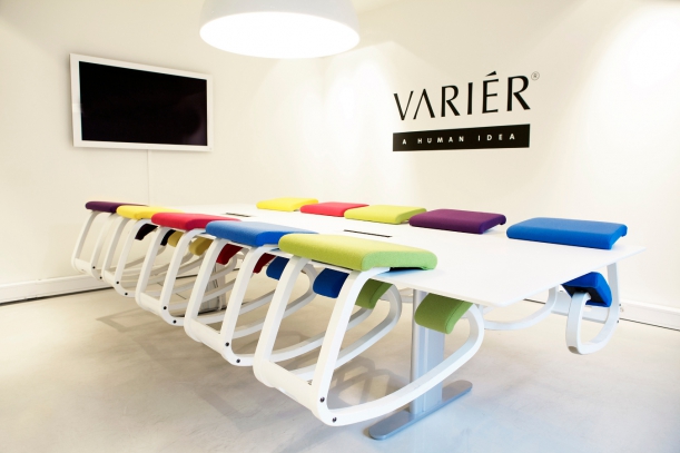 Nábytek - Balans Variable Stool: Stolička, která vám umožní sedět, jak opravdu chcete