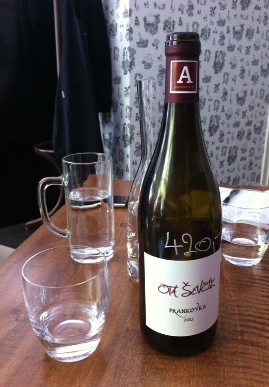 Bar / restaurace / café - Veltlin: Autentická atmosféra v Karlíně