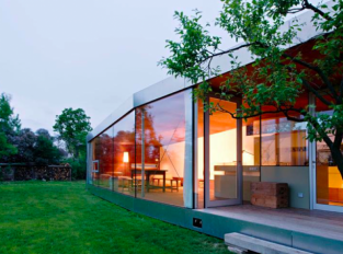 Dům Vlajka od studia Propeller Z