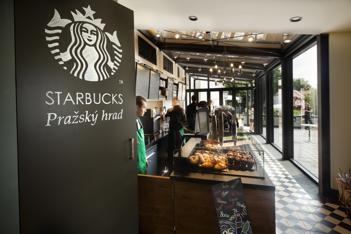 Kavárna Starbucks, jak ji neznáte: staronový design na Pražském hradě