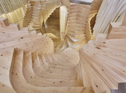 ACME - Točité schodiště