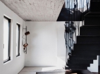 Suspended steel staircase - penthouse 