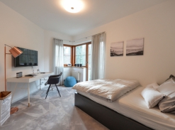 Šedý koberec do dětského pokoje