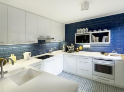 MAMINČINA MODRO-BÍLÁ KUCHYNĚ