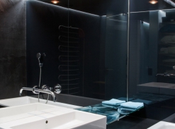 Byt v Tovární - ložnice s koupelnou