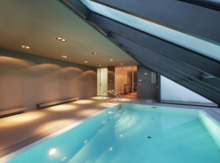 Bazén v rodinném domě Hanspaulka