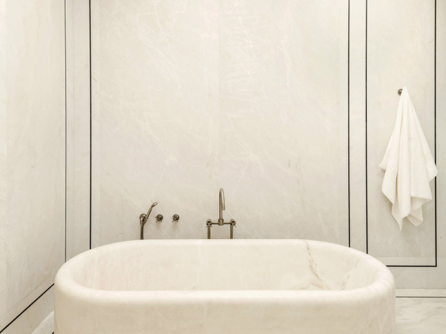 Avenue Montaigne Apartment - koupelna 