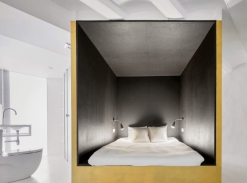 Zlaté krychle v centru dění - ložnice