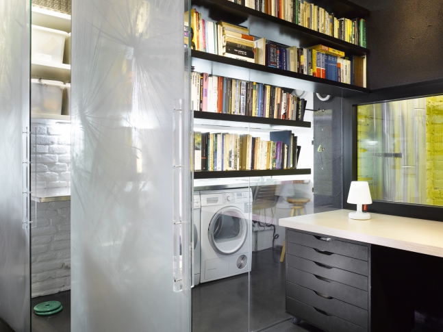 Byt v Tovární - pracovna a prádelna Byt v Tovární - šatna a pracovna