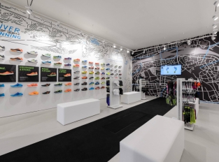 TOP4RUNNING STORE INTERIOR