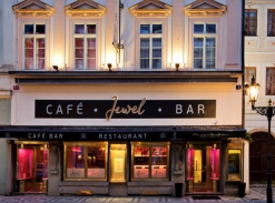 Jewel Café Bar