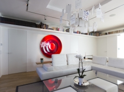 Dveře se skrytou zárubní - světlý pokoj