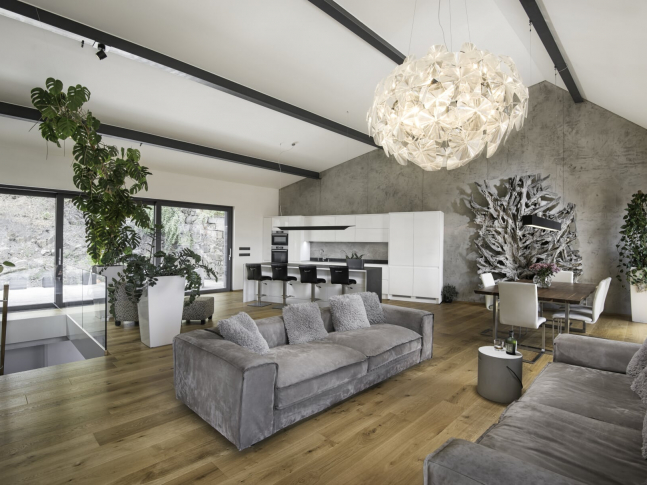 Obývací pokoj s imitací betonu