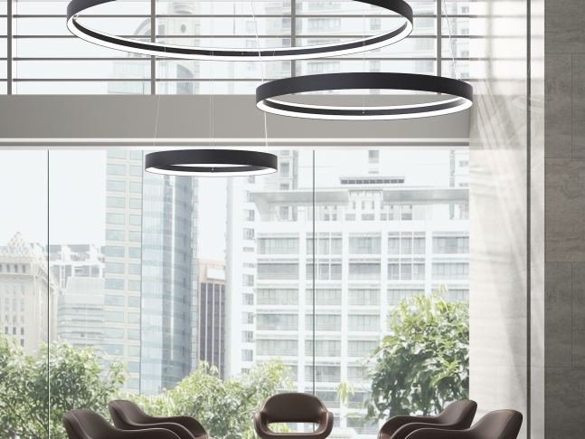 Kruhové světlo v hotelu 