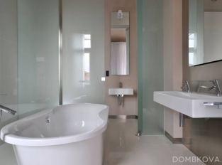 Byt v Pařížské / koupelna