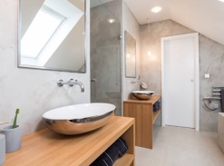 Jugoslávských Partyzánů / koupelna