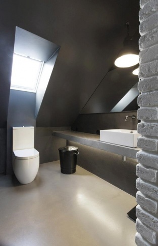 Půdní byt Krásova koupelna