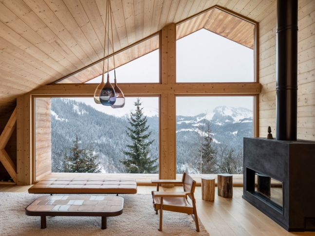 Alpine chalet - obývací část 