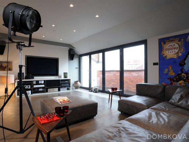 Půdní byt v Bílkově ulici / obýv. pokoj Půdní byt v Bílkově ulici / obýv. pokoj