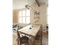 Byt pro milovníky umění - jídelna