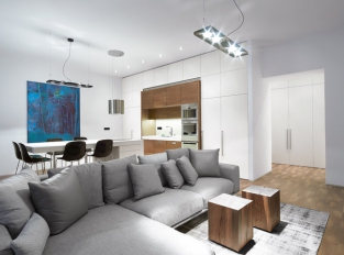 BYT V SRDCI PRAHY - OBÝVACÍ POKOJ