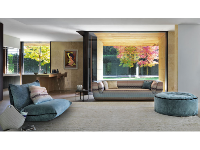 Měď a pelargónie v interiéru 