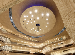 Stropy a stěny v Elbphilharmonie