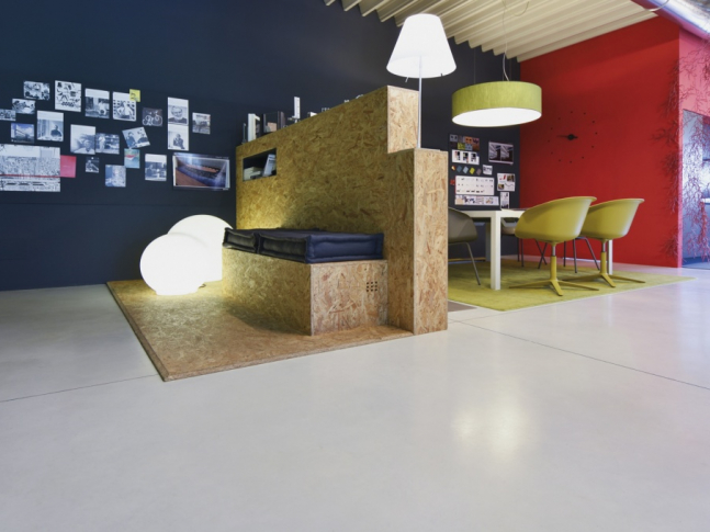 Betonová podlaha Nuvolato v kanceláři