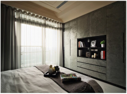 Ložnice s kamennou stěnou