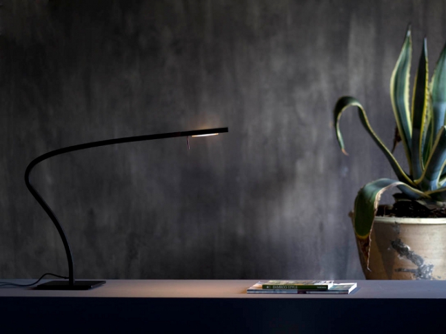 PARAGRAPH - stolní svítidlo 