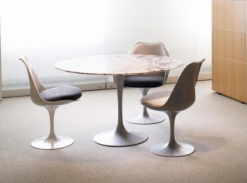 Jídelní stůl Tulip